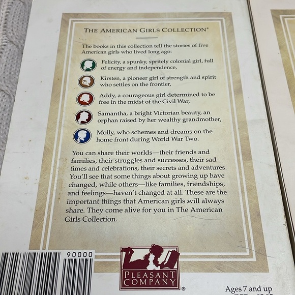 American girl books 6 in lot. Good condition. See pics for titles No stray marks - Picture 12 of 12